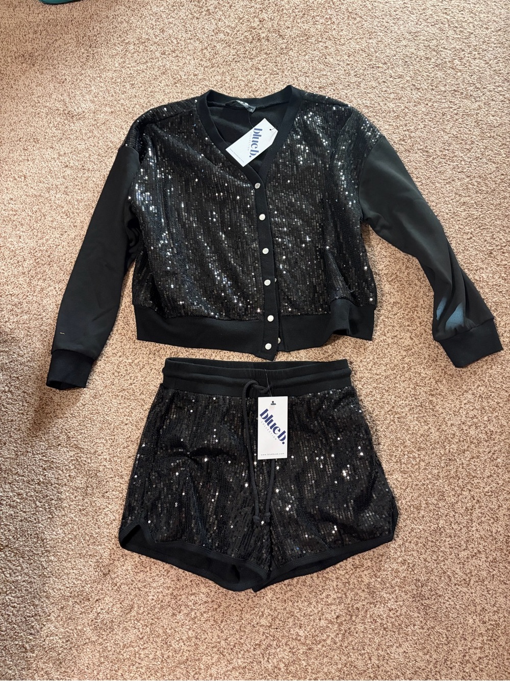 Nwt blue b black sequin set size small